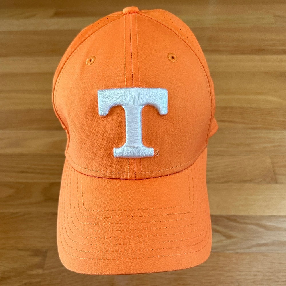 Tennessee Volunteers New Era 39Thirty Perforated Play Flex Hat Size Medium Large